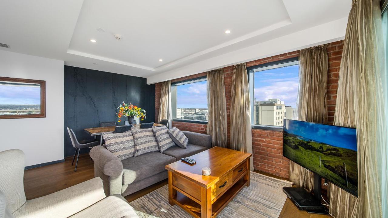 Central City View With Free Valet Parking Christchurch Bagian luar foto