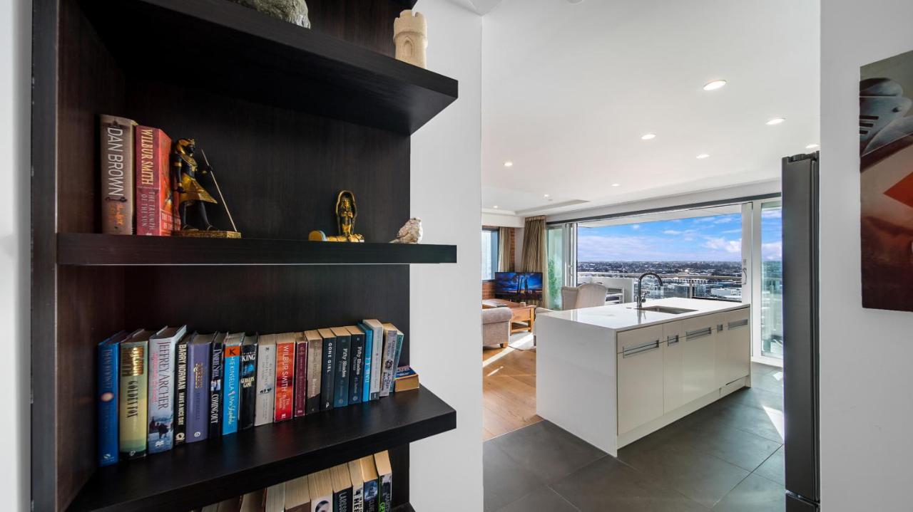 Central City View With Free Valet Parking Christchurch Bagian luar foto