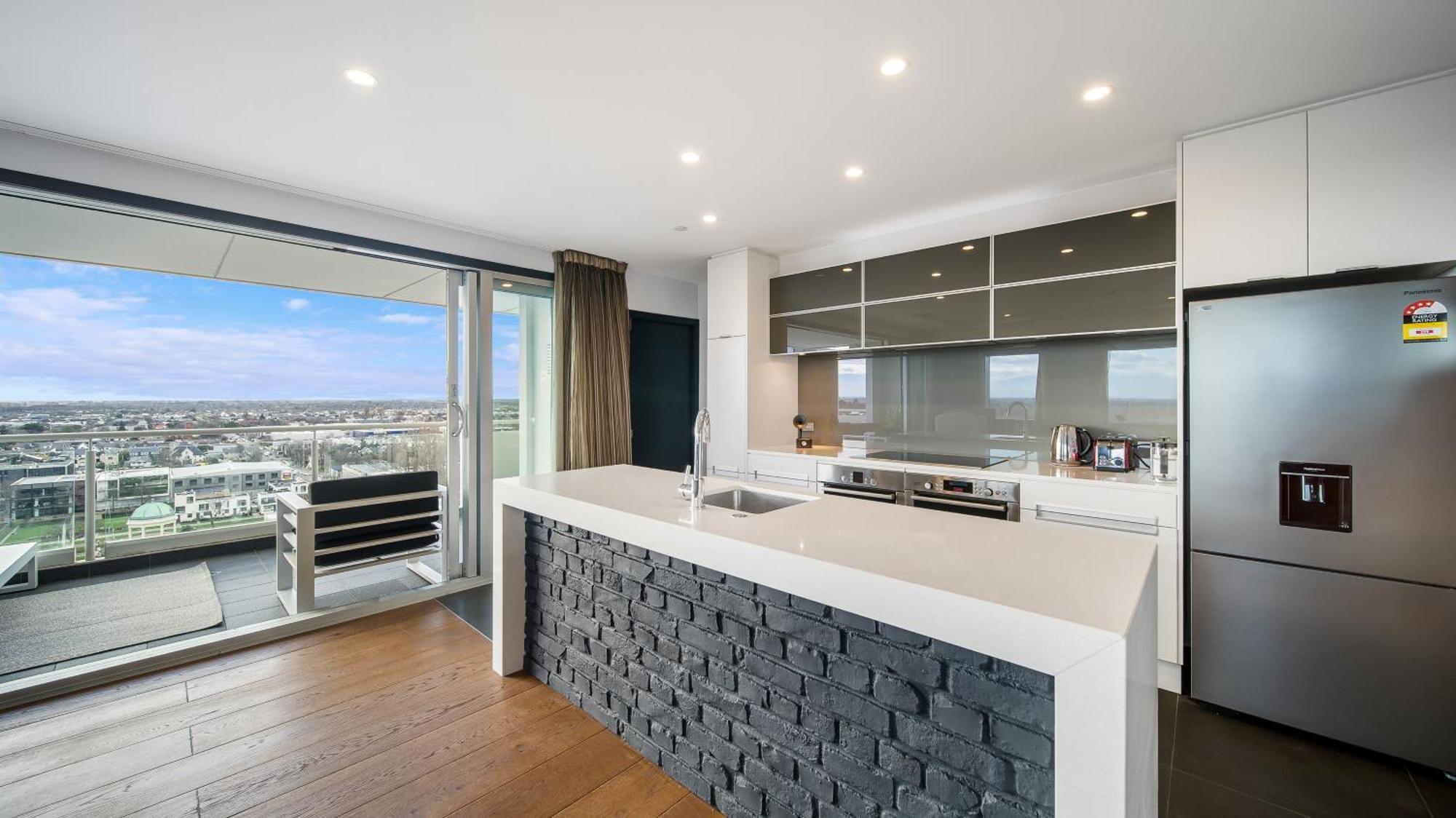 Central City View With Free Valet Parking Christchurch Bagian luar foto